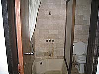 �g�C���Ɛ��ʏ��P