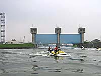 大場川の水門