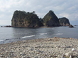 瀬浜海岸と三四郎島